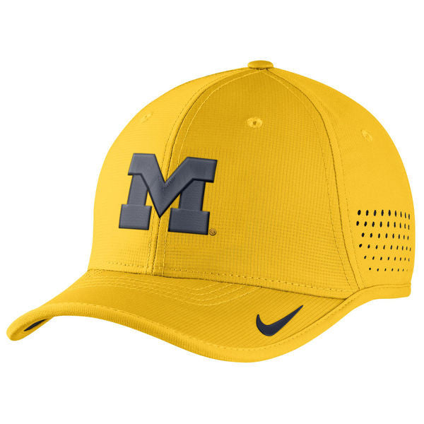 Michigan Wolverines Nike Coaches Sideline Vapor Performance Adjustable Hat